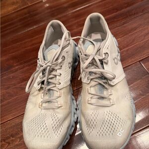 On Women's Athletic Shoes - light teal/geay